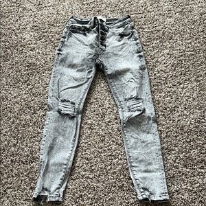 BKE Billie Light Gray Distressed Skinny Jeans